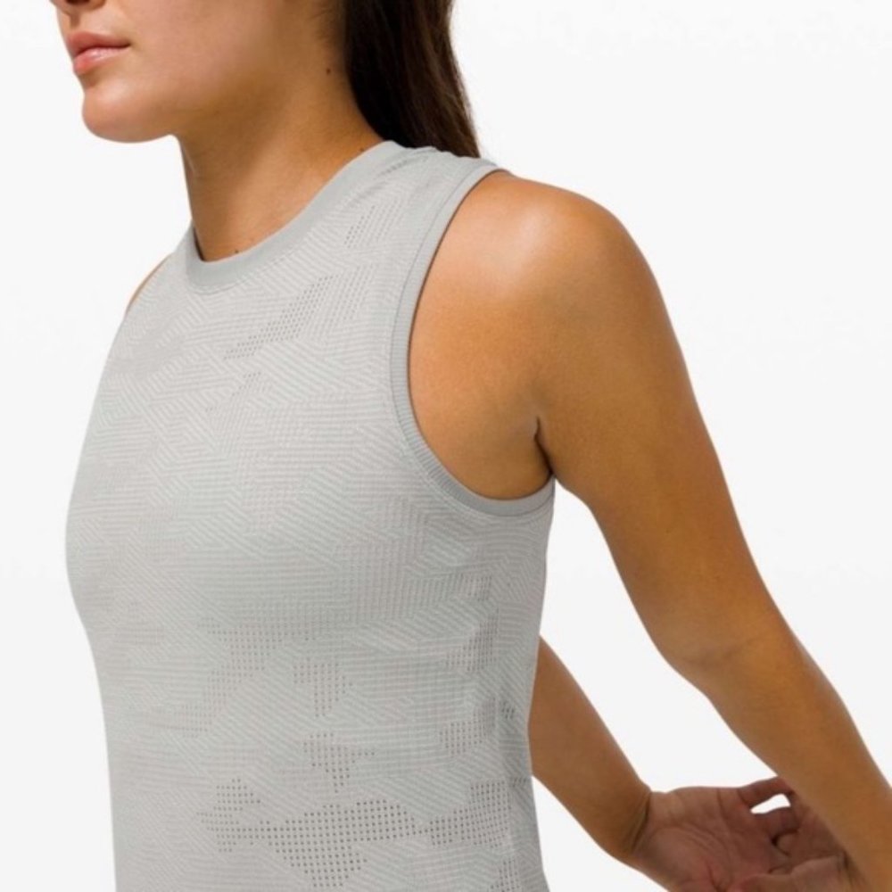 NWOT Lululemon Swiftly Breathe Tank - Picture 3 of 4